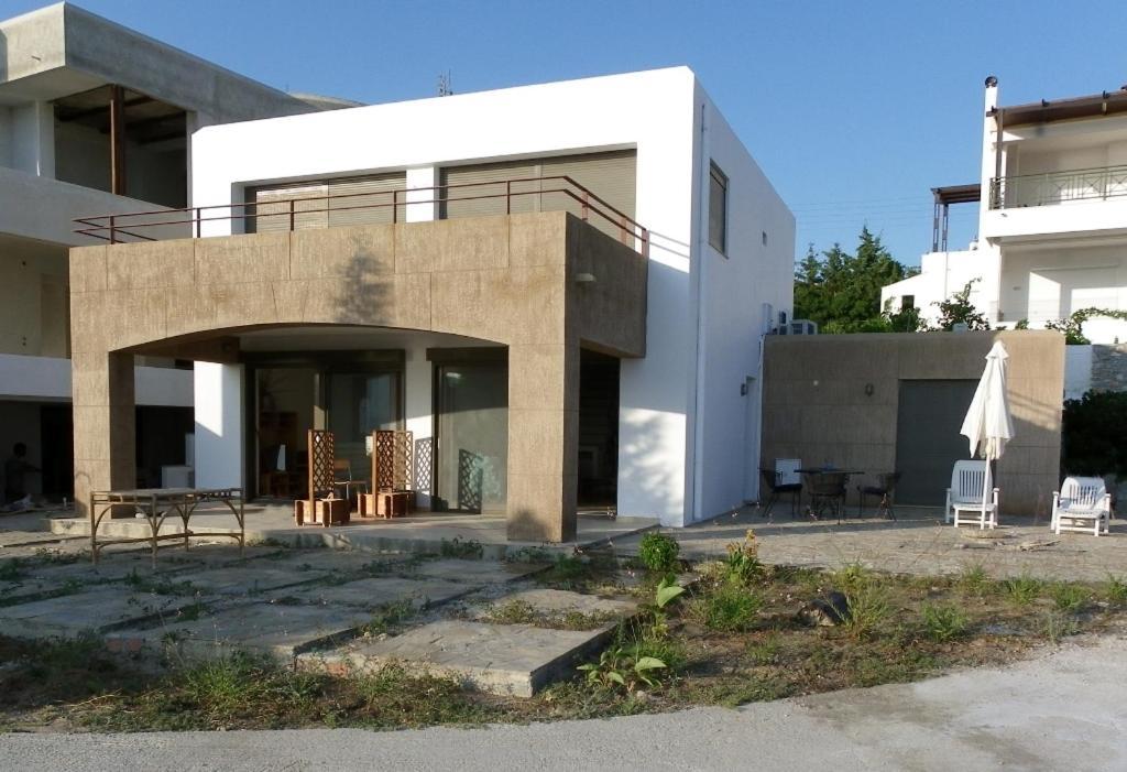Pefkos Beachfront Villa *